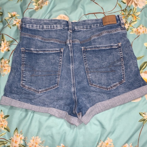 Blue distressed American Eagle high-waisted shorts - Picture 2 of 6